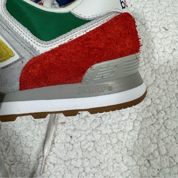 Athletic_Shoes
